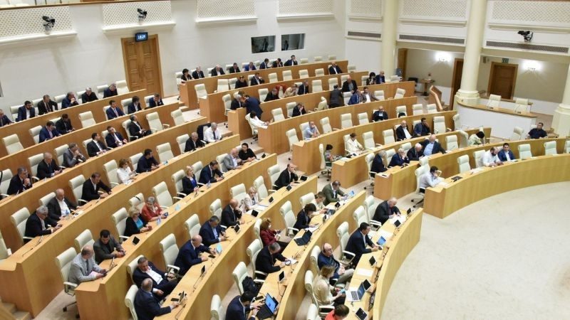 Парламент Грузии сегодня начнет обсуждение закона об «иноагентах»