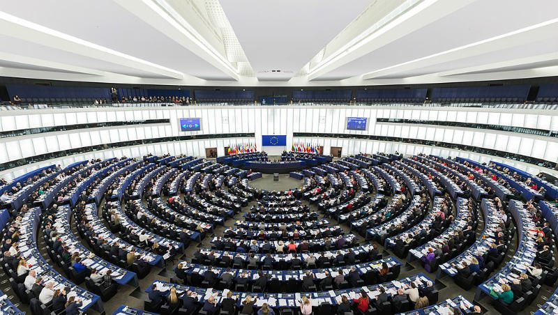 «Создает серьезную угрозу для европейского будущего» — Евродепутаты о законе об «иноагентах»