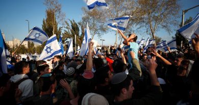 На фоне протестов премьер-министр Израиля отложил принятие судебной реформы