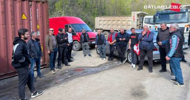 «Работаем по 9 часов, за 33 лари в день» — водители работающие на перевале Рикоти объявили забастовку