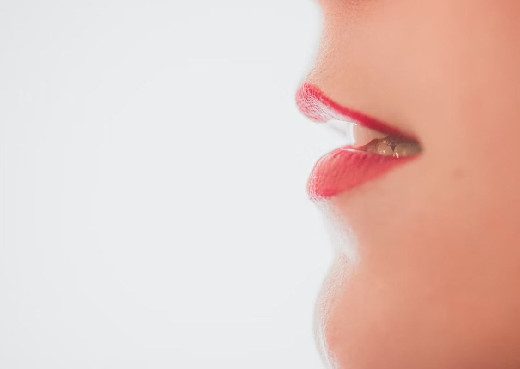 Сухостью во рту могут проявляться диабет и другие серьезные заболевания