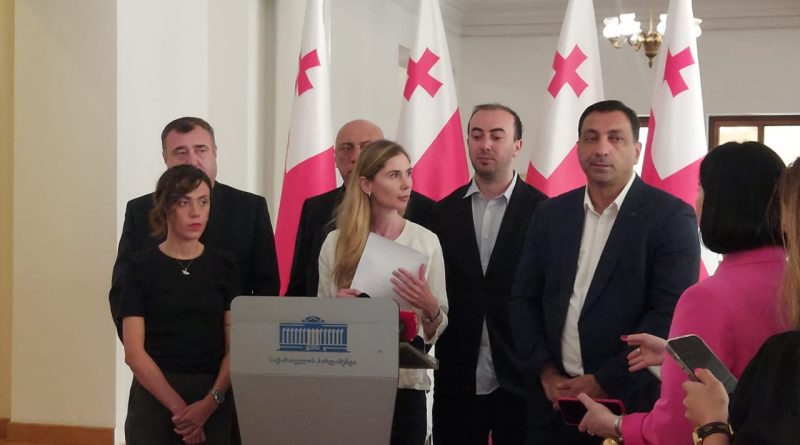 46 депутатов Парламента Грузии требуют допустить их к Саакашвили