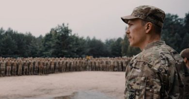 Вернувшийся в Украину командир полка «Азов» встретился с бойцами