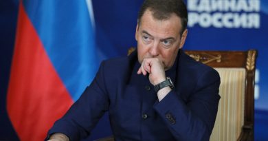 Медведев угрожает руководству Украины «Судным днем»