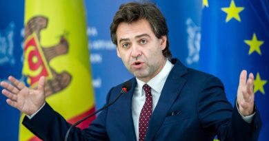 Молдова высылает 45 сотрудников посольства России