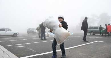 Азербайджан выразил готовность доставить гуманитарный груз в Карабах