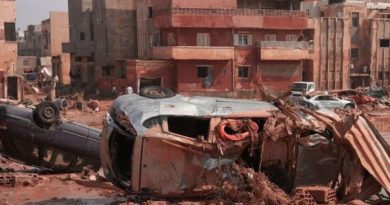 АР: Наводнение в Ливии унесло жизни по меньшей мере 2000 человек