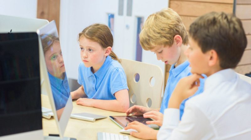 Бумага вместо экрана – в Швеции меняют подход к школьному образованию