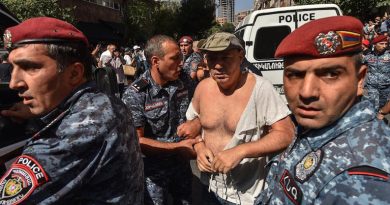 В Ереване задержаны более ста участников акции неповиновения