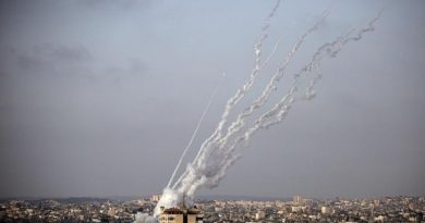 Израиль открыл огонь по Сирии после того, как «ракеты упали на территорию Голанских высот»