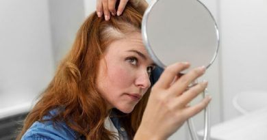 Косметолог Слабова объяснила усиленное выпадение волос осенью