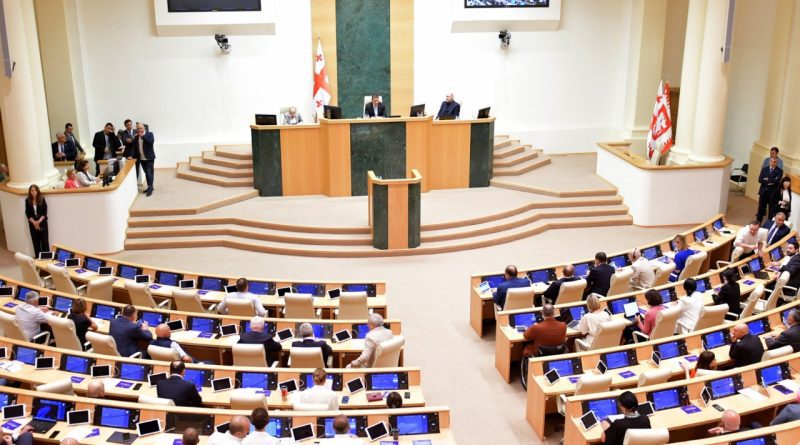 Парламент Грузии избрал 2 членов Высшего совета юстиции, и вновь с помощью оппозиции