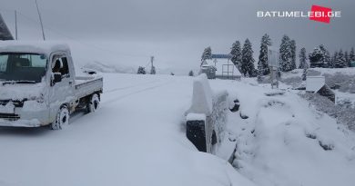 Кто остается зимой на курорте Гомисмта, где уже выпал снег [Фото]