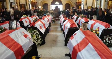 В Грузии прошли похороны 20 человек, погибших в ходе войны в Абхазии