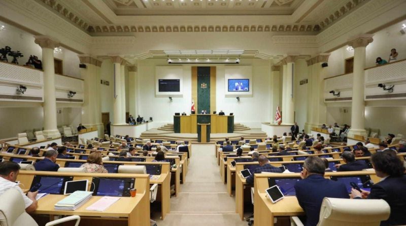 Зарплата депутатов следующего созыва повысится до 8 000-10 000 лари