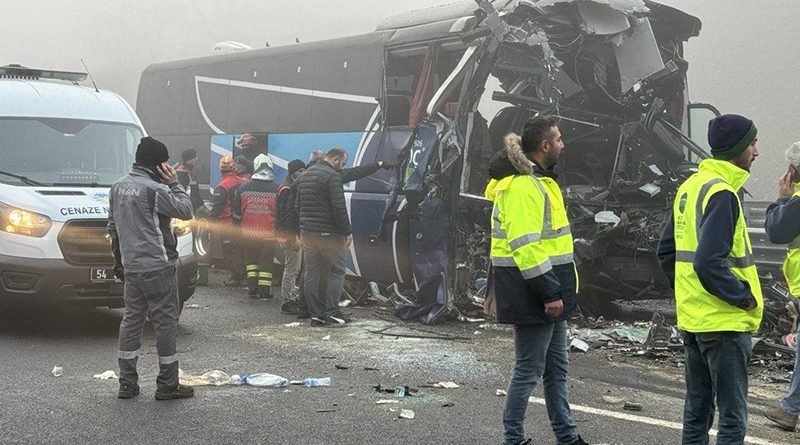 Авария в Турции унесла жизни 10 человек, 59 пострадали
