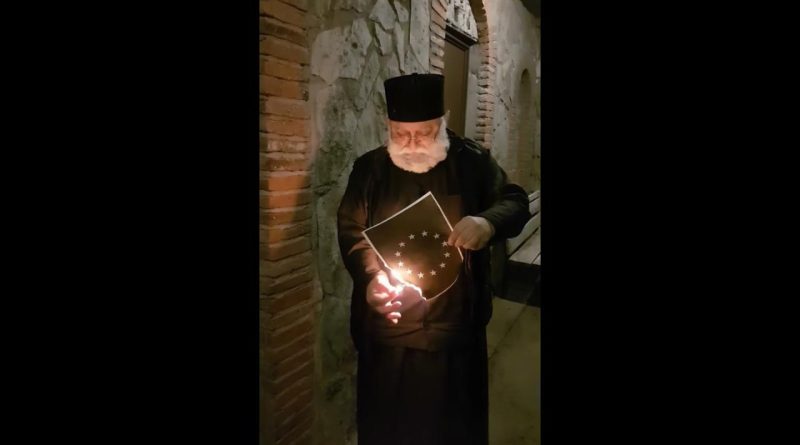 Патриархия Грузии заявляет, что протеирей Спиридон наказан не за сожжение флага ЕС