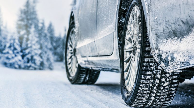 С 1 января на некоторых дорогах Грузии будет обязательным использование зимних шин
