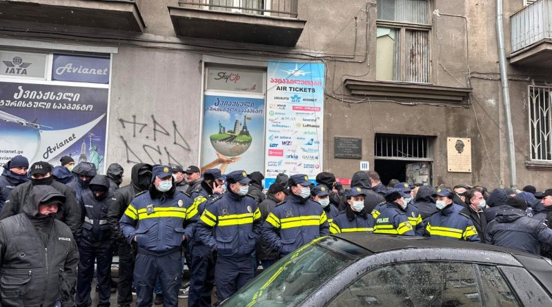 В Тбилиси на акции против выселения жильцов задержаны 20 человек — МВД Грузии