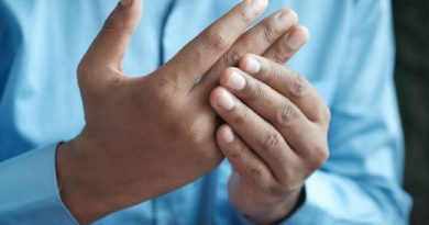 Невролог Фролова: причины покалывания в пальцах могут быть патологическими