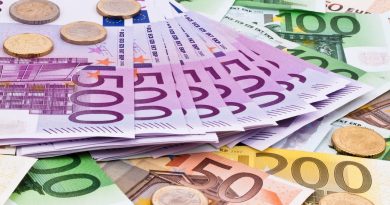 В Грузии 7 человек обвинили в мошенничестве с переводом денег на банковский счет