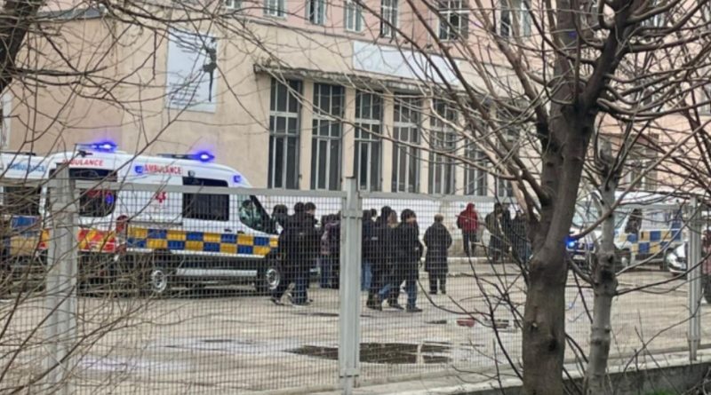 В одной из школ Тбилиси предположительно распылили перцовый баллончик, мобилизованы скорая и полиция