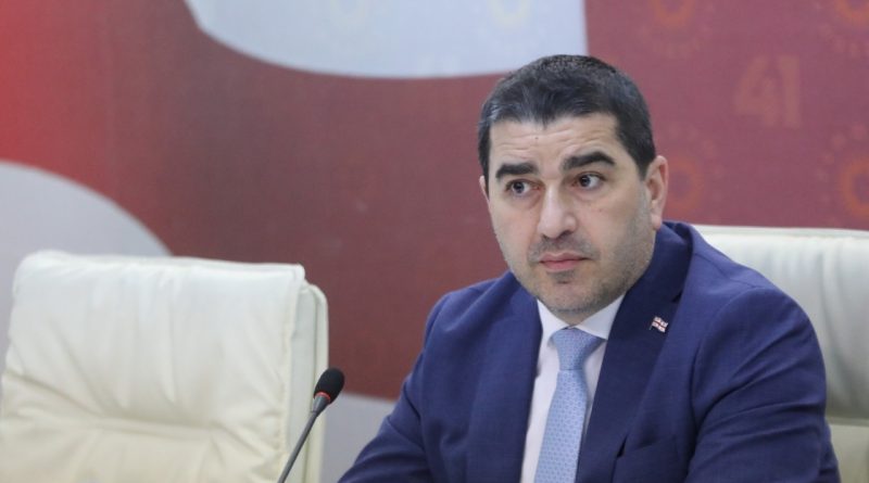 Грузинским депутатам выключат микрофон за слова «российский закон»