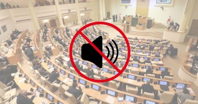 Интернет-изданиям по-прежнему запрещено работать в парламенте