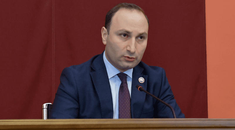 Оханашвили лжет и называет недопуск интернет изданий в парламент дезинформацией