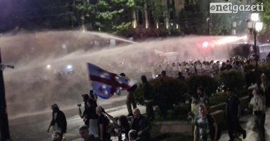 В Тбилиси при разгоне протестующих применили слезоточивый газ и водометы