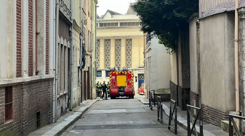 Во Франции полицейские застрелили мужчину, который собирался поджечь синагогу