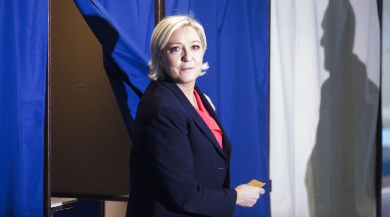 Партия Ле Пен лидирует на выборах во Франции
