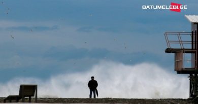 Пораженный молнией в Батуми мужчина выжил