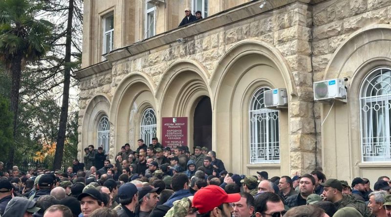 Абхазская оппозиция допускает заключение нового инвестиционного соглашения с Москвой