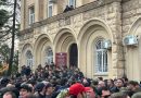 После отставки Бжания протестующие покинули «правительственные здания» в Сухуми