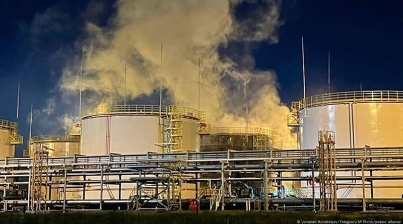 Атаки дронов ВСУ вывели из строя 10% российских нефтеперерабатывающих мощностей