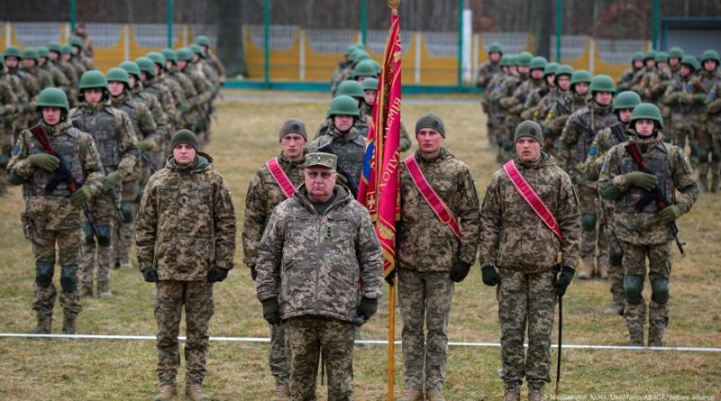 Шольц: В будущем Украина не сможет платить за свою армию одна