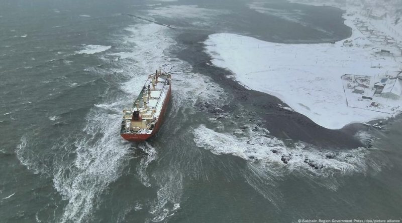 У Сахалина село на мель китайское судно с углем и мазутом