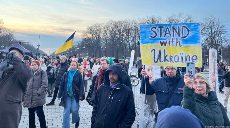 В Берлине прошла акция в поддержку Украины и политзаключенных в РФ и Беларуси