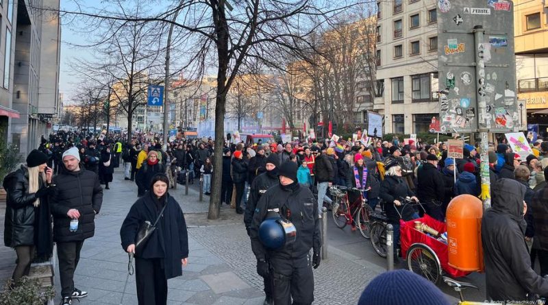 В Берлине прошло шествие против правого поворота в политике ФРГ