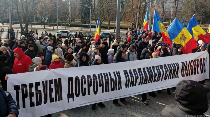 В Молдове пророссийские социалисты протестовали против проевропейской власти правительства