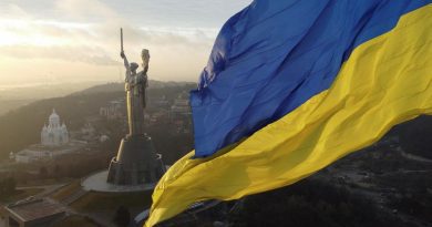 Киев в ответ на объявление Путиным перемирия призвал не ждать мая