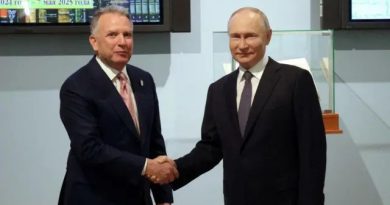 Спецпосланник президента США Уиткофф снова прилетел в Москву. Трамп рассказал, на какие уступки готов Путин