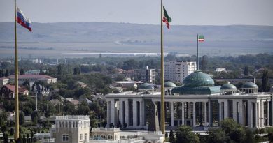 В Чечне прошел митинг над телом предположительно напавшего на полицейских подростка