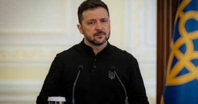 Зеленский на Пасху призвал украинцев верить в победу и мир