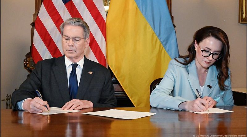 Бессент: Сделка c Украиной поможет США в переговорах с Россией