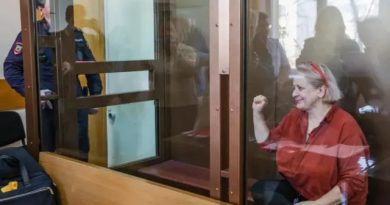 «Были моменты, когда все было на грани провала». Как кинокритика Екатерину Барабаш вывозили из России