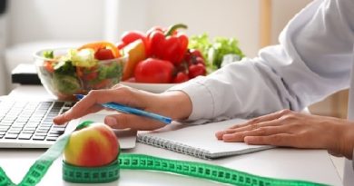 Диетолог Ахуньянова назвала 4 привычки, которые ломают женский метаболизм после 30 лет
