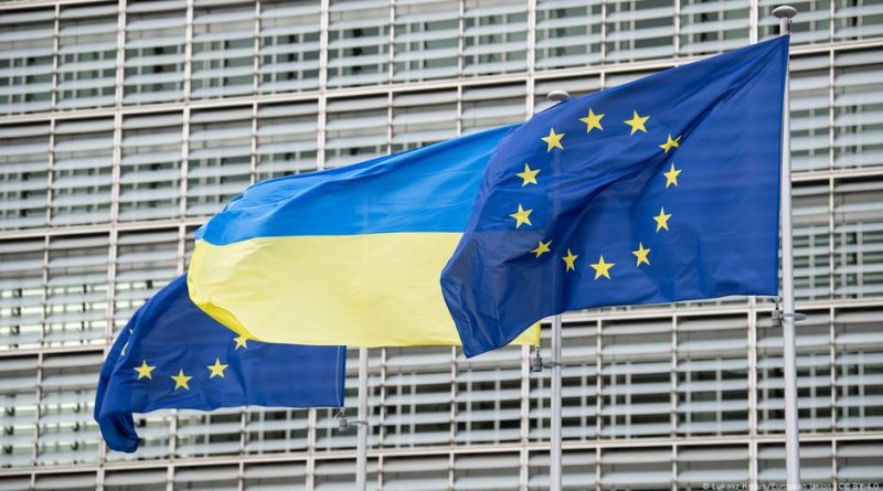 Еврокомиссия представила план отказа от газа из РФ до 2027 года