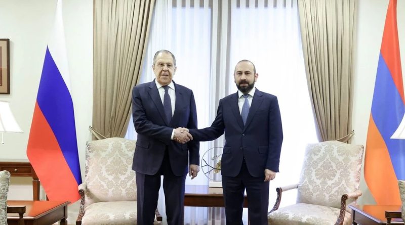 Лавров заявил, что не видит «никаких причин для украинизации» Армении
